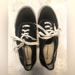 Airwalk Black Lace Up Shoes - Size 10